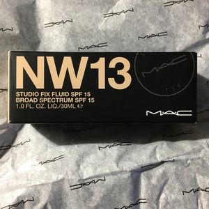 Mac 24hr Wear. Buildable Full Matte Coverage